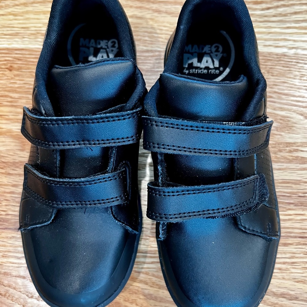 EUC Stride Rite Made to Play Shoes